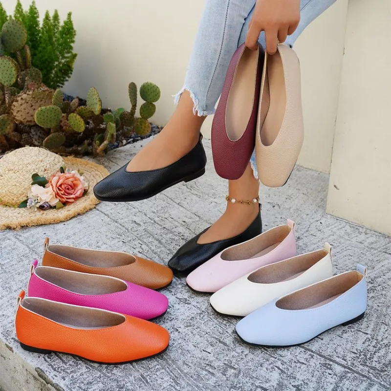 Women's Retro Minimalist Round Toe Flats Casual Litchi Grain Slip-On Moccasins Comfortable Soft Sole Shallow Mouth Loafers Plus Size