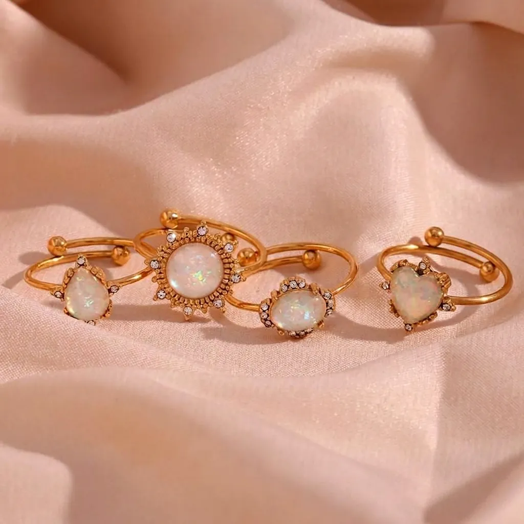 Bague Réglable Vintage En Acier Inoxydable Pour Femme Designs Élégants De Cœur Et De Goutte D'Eau Avec Opale Artificielle Blanche Strass