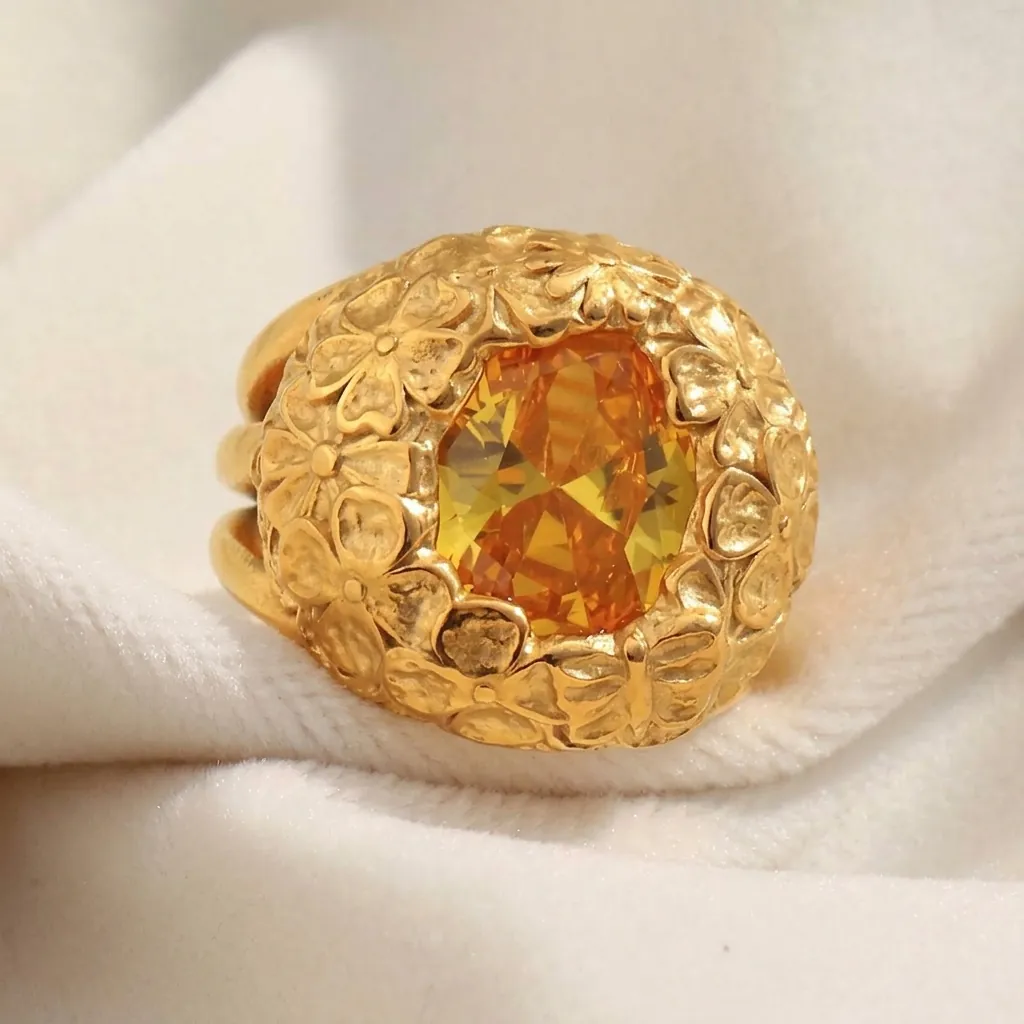 Vintage 18K Vergoldeter Edelstahl Ring Mit Großem Ovalen Gelben Zirkon Blume Schmetterling Relief Retro Schmuck Damen