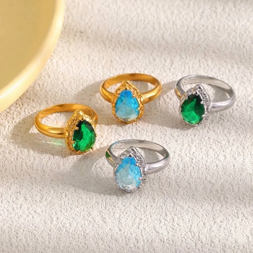 Anillo Minimalista de Acero Inoxidable Chapado en Oro al Vacío con Circonia en Gota de Agua para Mujer Joyería de Anillo Geométrico con Circonita