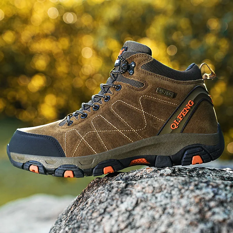 Men's High-Top Hiking Boots Waterproof Non-slip Winter Snow Boots Suede Rubber Artificial Short Plush Lining Outdoor Walking Shoes