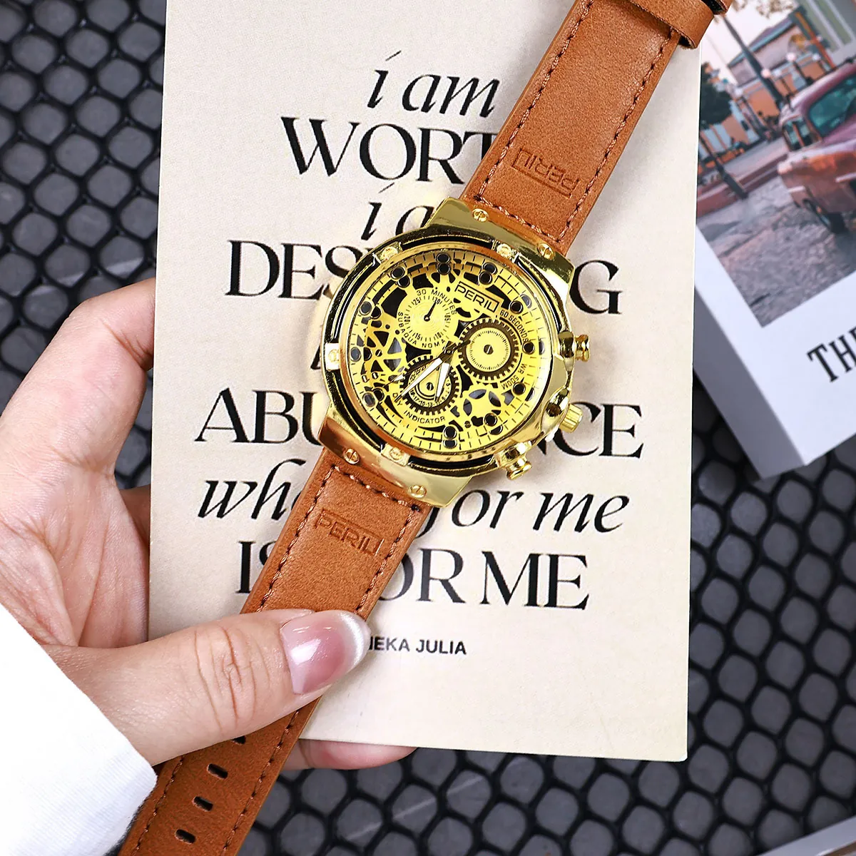 Reloj de Cuarzo para Hombre con Esqueleto Caja Dorada de Lujo Correa de Cuero Artificial Clásico Negocios Reloj de Pulsera