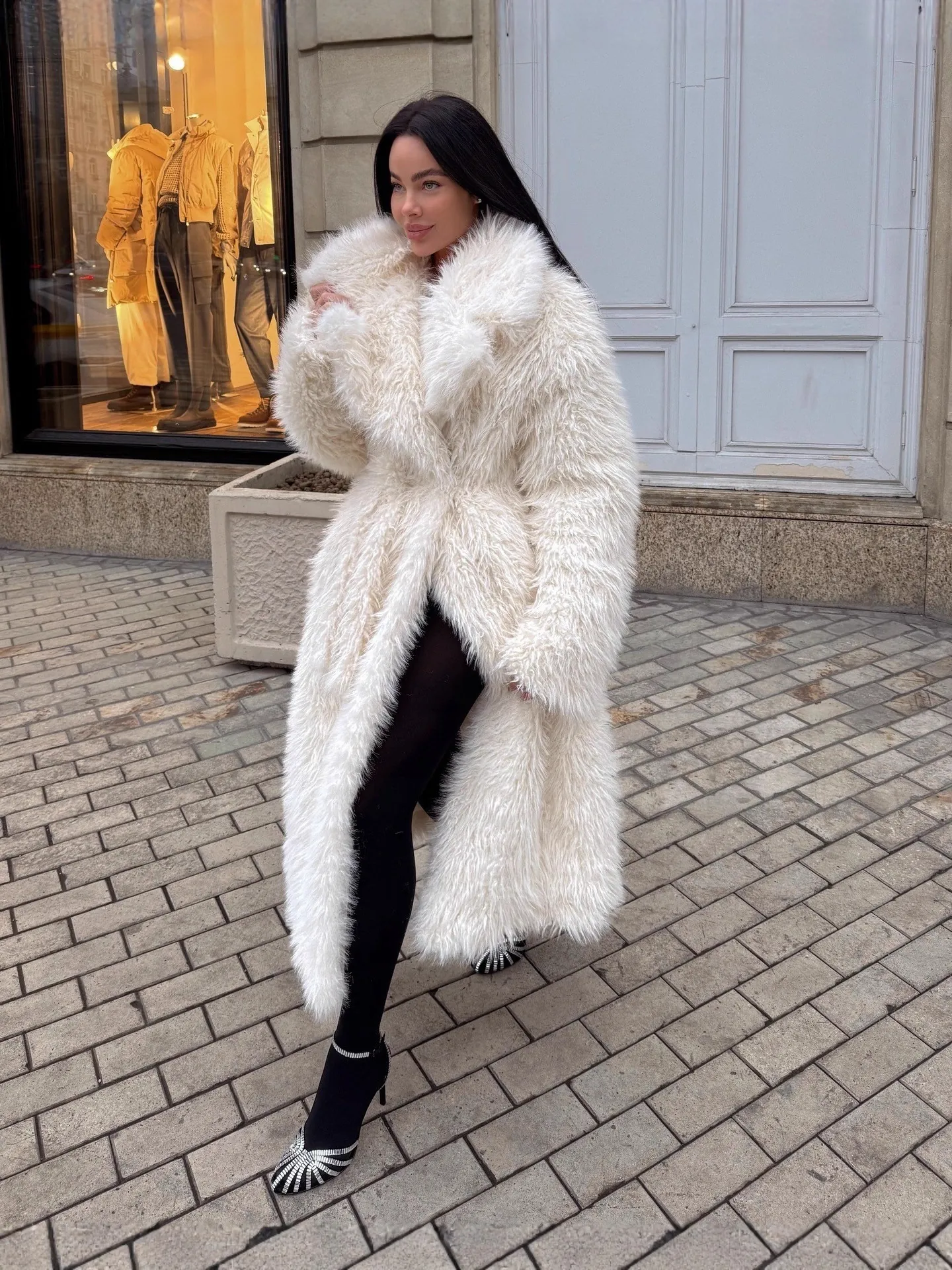 Women's Faux Fur Coat Long Winter Jacket Notched Lapel Thick Warm Artificial Snow Fox Fur Outerwear Overcoat Plain White