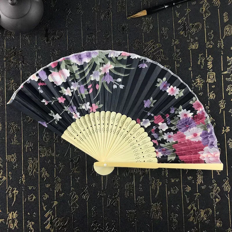 Abanico Plegable Estilo Chino Antiguo Con Varillas De Bambú Talladas Tela De Satén Estampado Floral Para Hanfu Accesorio De Foto