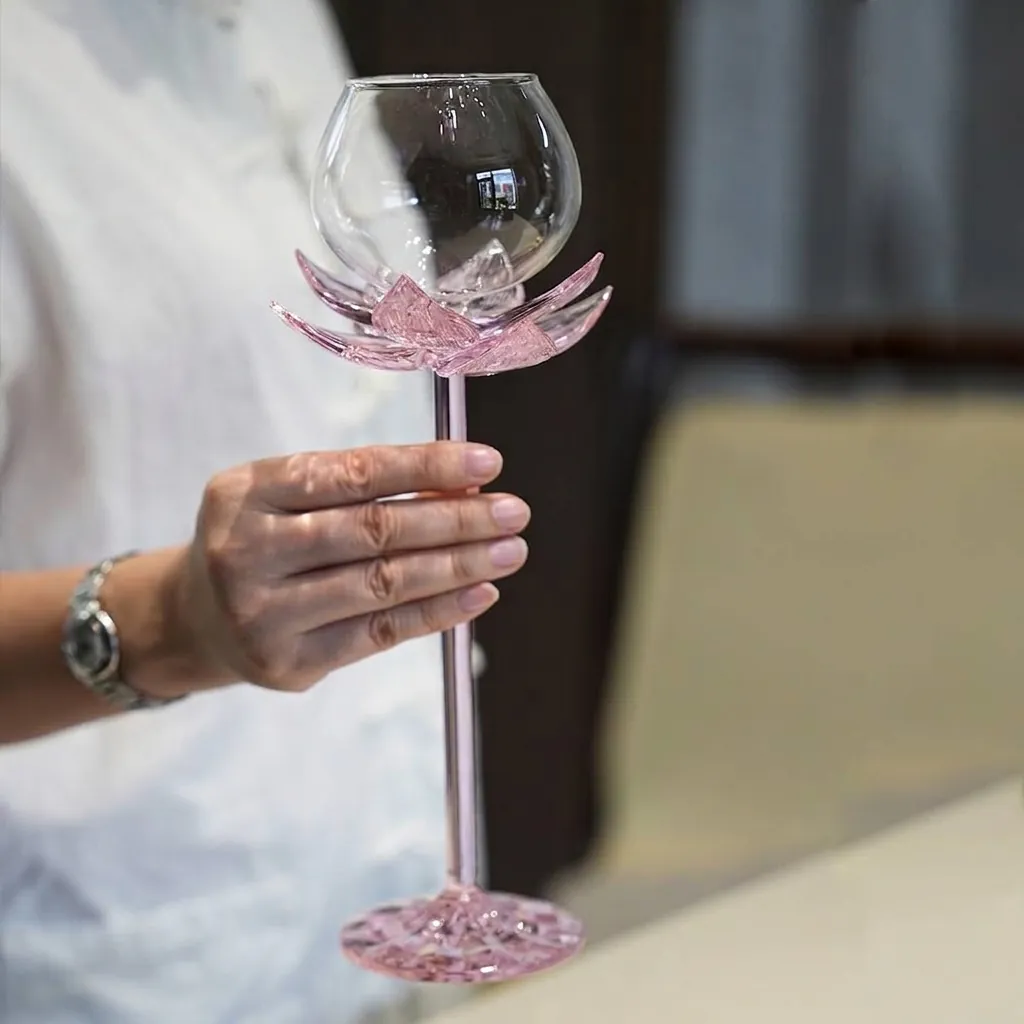 Retro Lotus Shape Wine Glass Creative High Borosilicate Glass Goblet Pink Petal Bottom Cocktail Cup For Wedding Party Party Decor