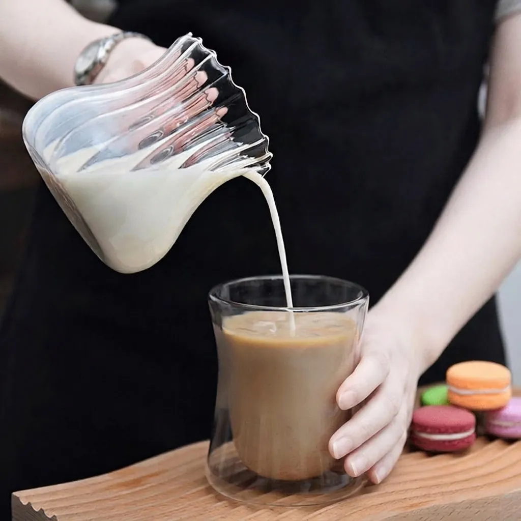 Heat Resistant Borosilicate Glass Striped Milk Pitcher Coffee Cup Eagle Beak Creamer Pitcher With Handle Latte Art Pitcher
