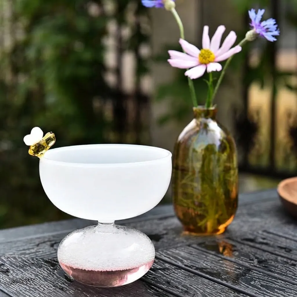 Modern Creative Glass Dessert Cup With Bubble Base Bee Decoration Frosted Ice Cream Bowl Milkshake Yogurt Cup Home Tableware