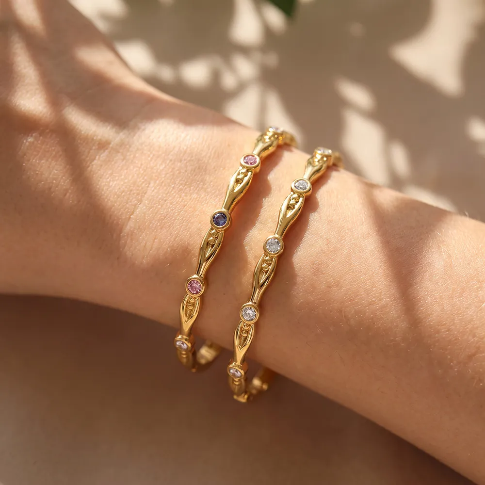 Damen Mode Geometrische Edelstahl Armreif 18K Vergoldet Welle Strass Armband Minimalistisch Schmuck Geschenk