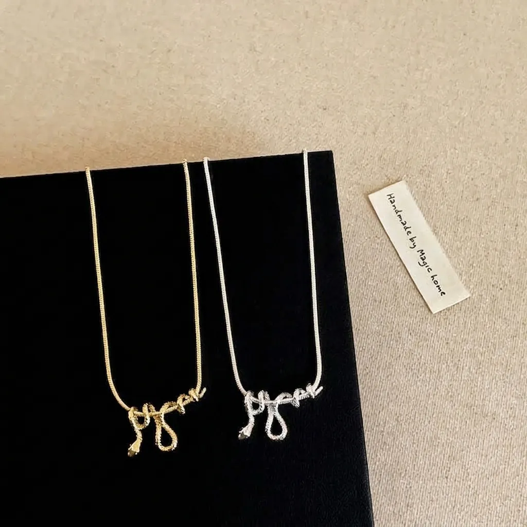 Uniek Ontwerp Slang Hanger Ketting Voor Vrouwen Metaal Vergulde Slangenbotketting Individuele Trend Mode Sieraden Halsketting