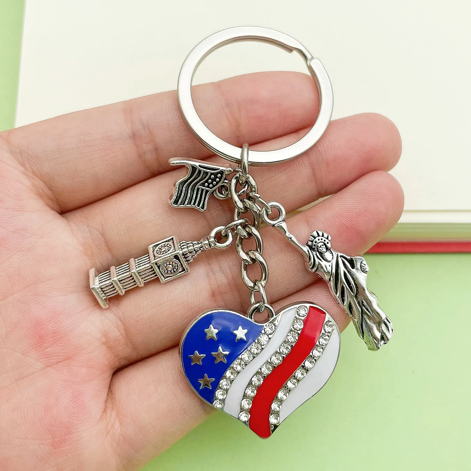 USA Independence Day Souvenir Keychain Statue of Liberty American Flag Heart Star Rhinestone Alloy Bag Pendant Charm Keychain