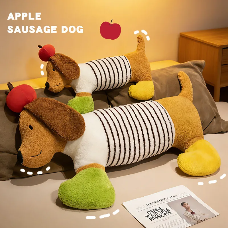 Coussin en Peluche Teckel à la Pomme de Dessin Animé Long Rayé Chien Oreiller de Corps pour Dormir Dormeur Latéral Jouet en Peluche