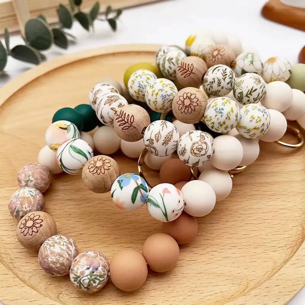 Silicone Beaded Wristlet Keychain For Women Floral Print Beads Engraved Wood Bead Bangle Key Ring Jewelry Bag Charm Gift