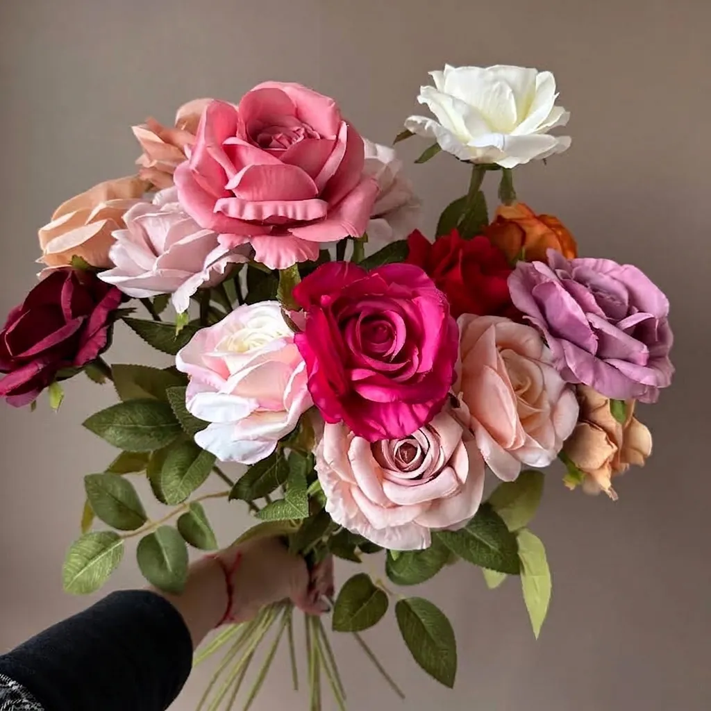 Realistische Künstliche Rose Seidenstoff Blume Einzelstiel Gefälschte Rose Für Hochzeit Zuhause Tisch Mittelstück Hotel Party Blumendekoration
