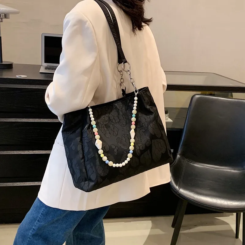Women Sweet Heart Pattern Satin Tote Bag Fresh Colorful Beaded Chain Underarm Shoulder Bag Chic Jacquard Design Handbag