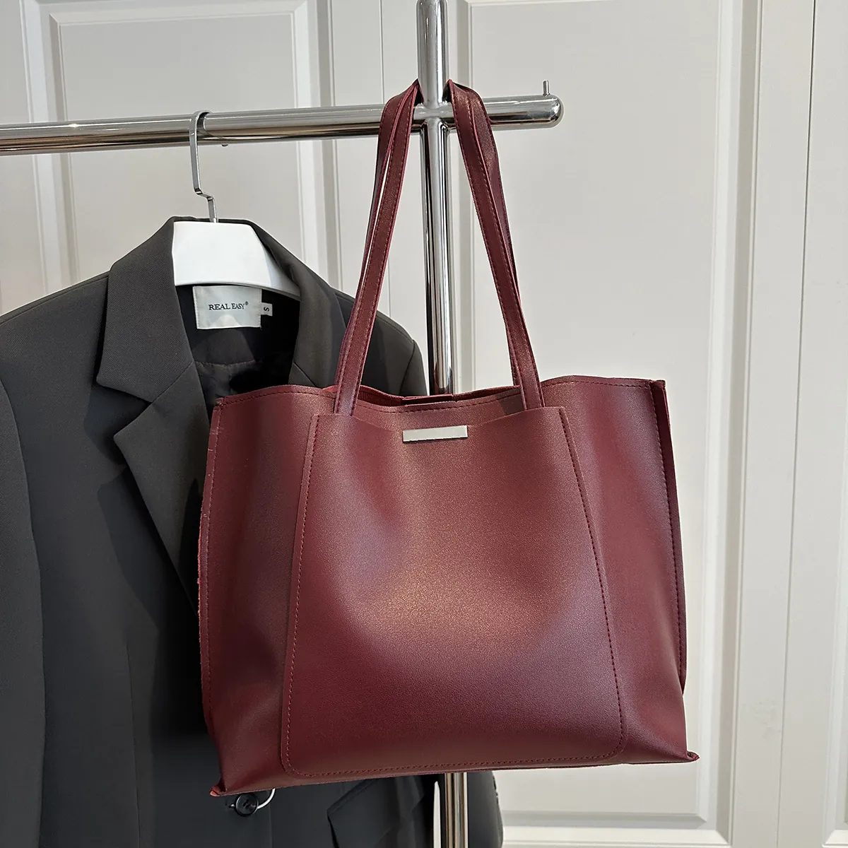 Sac Fourre-tout Vintage en Similicuir pour Femmes Grande Capacité Couleur Unie Sac à Épaule Rouge Vin Navettage Sac à Main