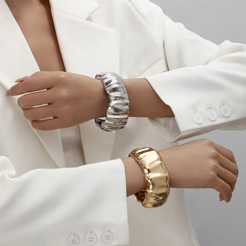 Exaggerated Irregular Wrinkle Alloy Bangle Bracelet For Women Modern Geometric Wide Band Cuff Bangle Personalized Ins Style Wrist Jewelry Accessory