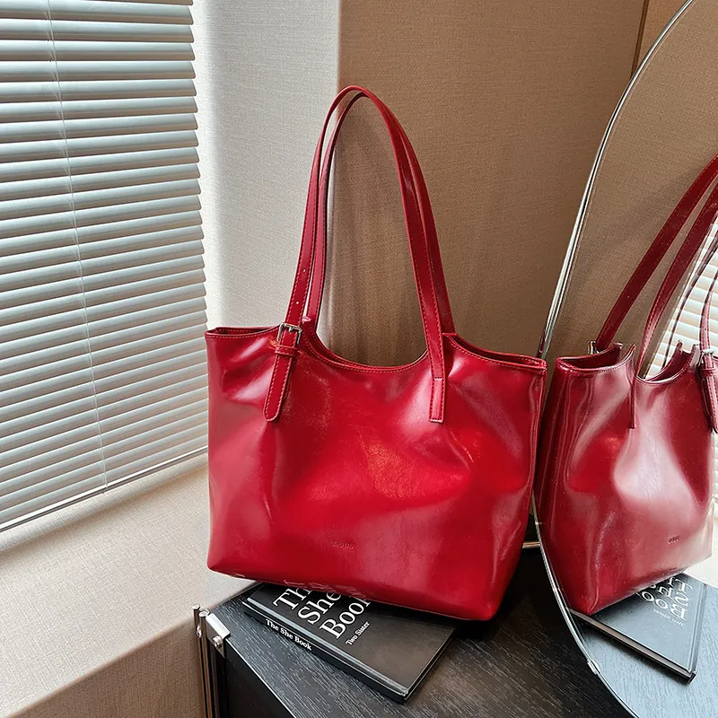 Women Large Capacity Underarm Tote Bag Fashion Shiny PU Leather Shoulder Bag Versatile Daily Handbag Solid Color Shopper Bag