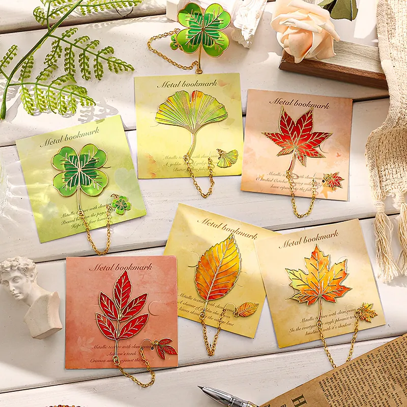Creative Metal Leaf Bookmarks With Golden Chain Pendant Vintage Ginkgo Maple Clover Shape Hollowed Carved Metallic Stationery For Students Teacher Reading Gift