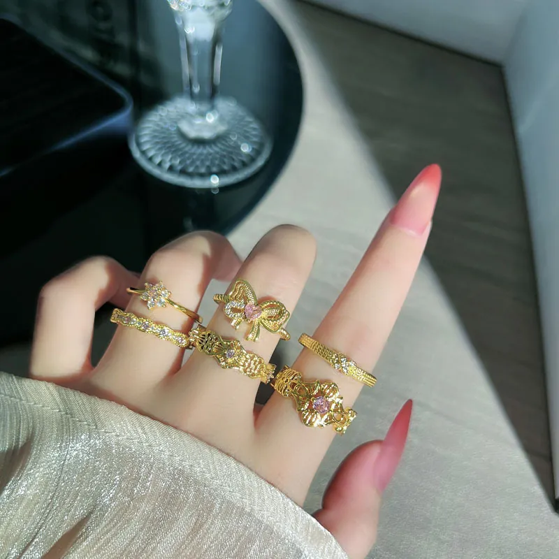 Französischer Vintage Vergoldeter Spitze Hohler Offener Ring Für Damen Eleganter Schleifenring Geometrische Rosa Zirkonia Mode Luxus Verstellbarer Schmuck