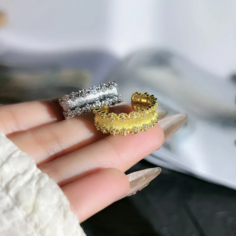Anello Aperto Vintage Palazzo Traforato Pizzo Spazzolato con Zirconia per Donna Anello da Dito Personalizzato Genere Neutro Regolabile Gioielli
