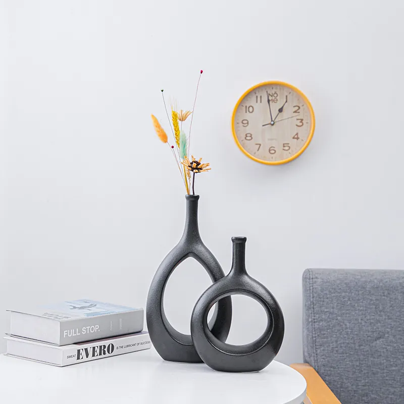Moderne Minimalistische Keramikvase Nordisches Hohles Geometrisches Design Mattschwarz Gold Silber Galvanisierte Vase Für Heimdeko