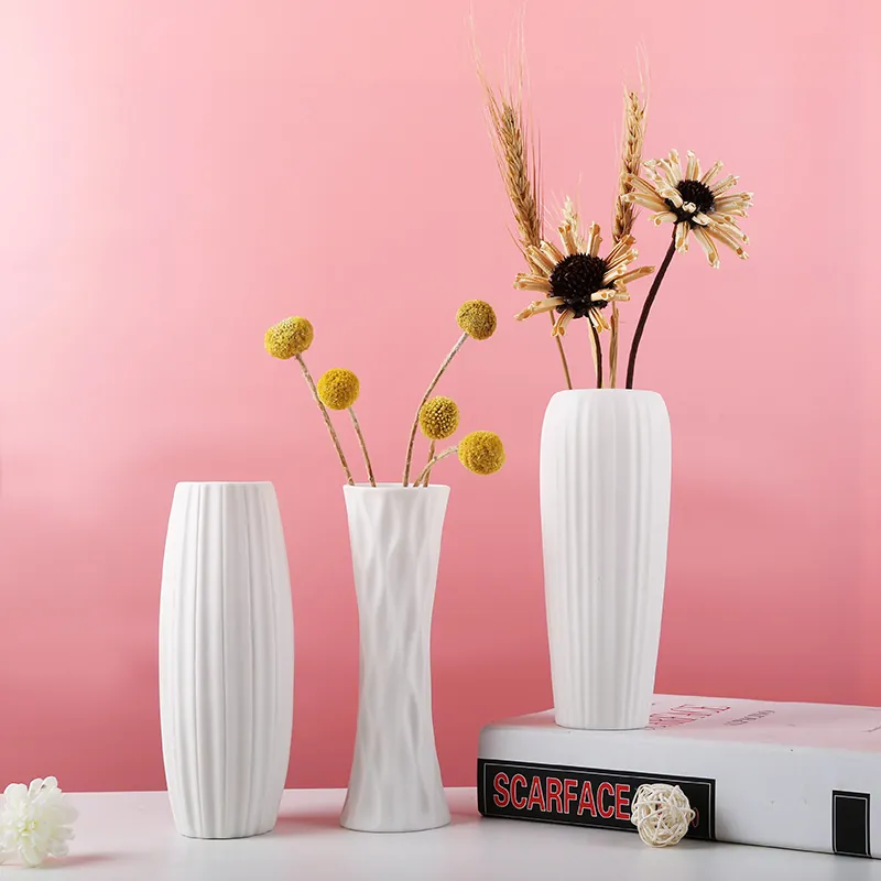 Modern Minimalist White Ceramic Flower Vase Handmade Textured Decorative Vase For Living Room Centerpiece Tabletop Home Decor