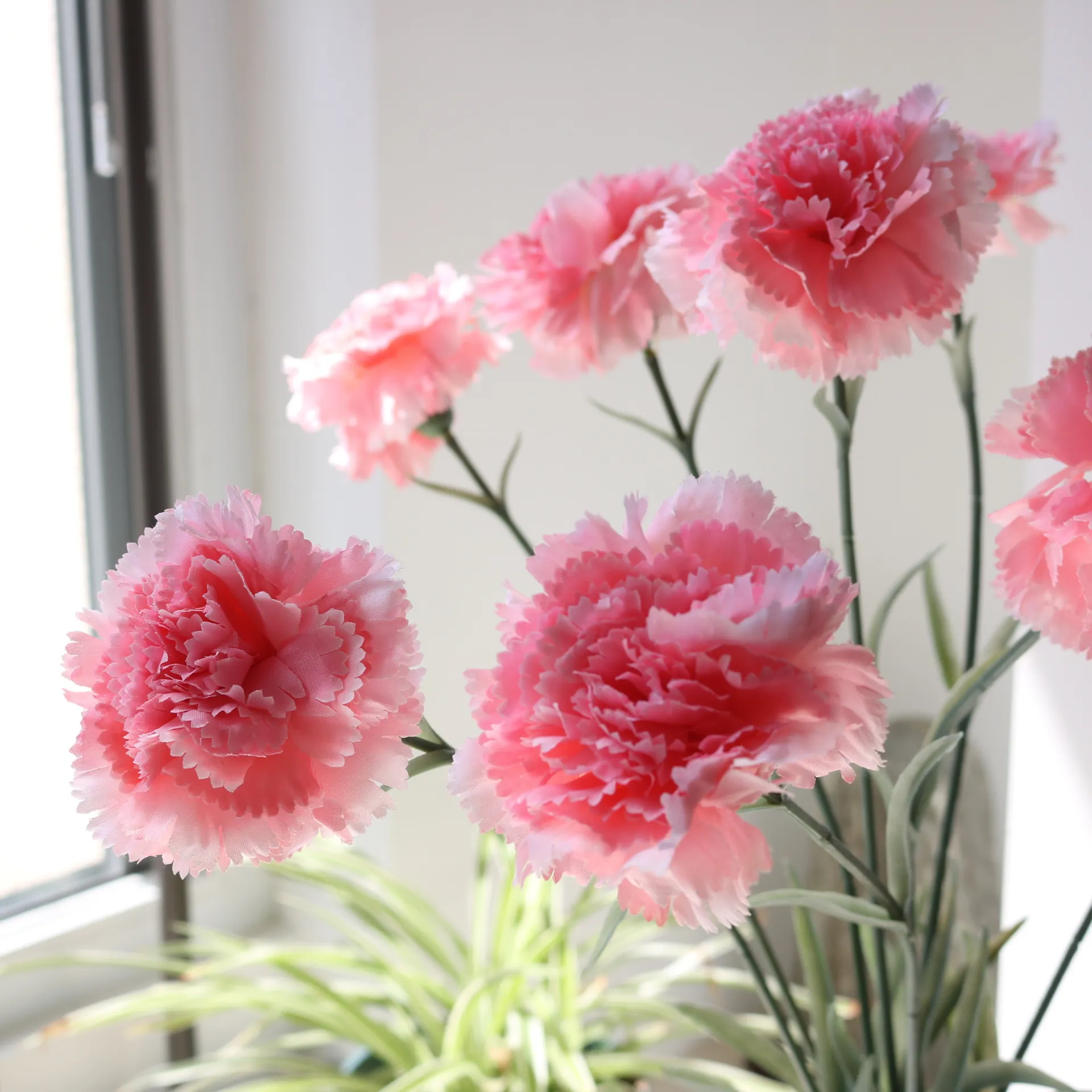 Fleurs Artificielles d'Oeillet en Tissu de Soie à Tige Longue Réalistes pour Décoration de Mariage Maison Accessoires de Photographie