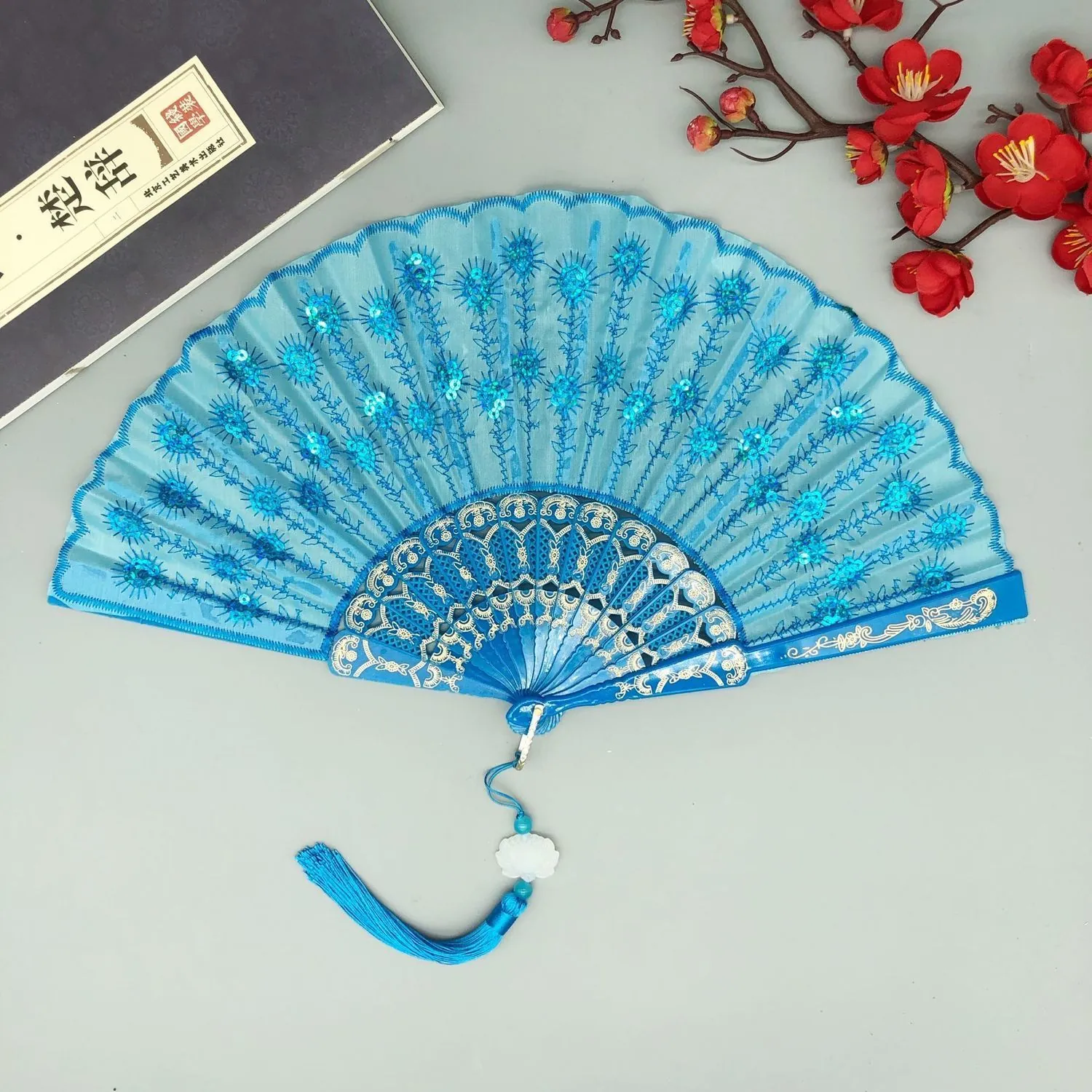 Abanico Plegable de Estilo Chino Bordado de Lentejuelas Plástico Hanfu Danza Abanico de Mano Con Borla Abanico Decorativo Vintage