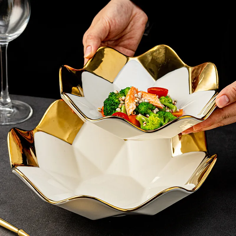 Luxury Porcelain Lotus Shape Fruit Plate Gold Rim Ceramic Snack Dish Creative Dessert Server Living Room Kitchen Tableware
