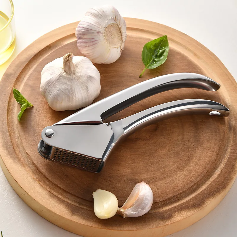 Manual Stainless Steel Garlic Press Professional Ginger Mincer Crusher Easy Squeeze Kitchen Tool With Ergonomic Handle Silver