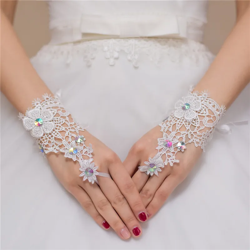 Elegante Kant Vingerloze Trouwhandschoenen Strass Bloem Korte GaasMouwen Voor Bruiloft Banket Vrouwen Kledingaccessoires