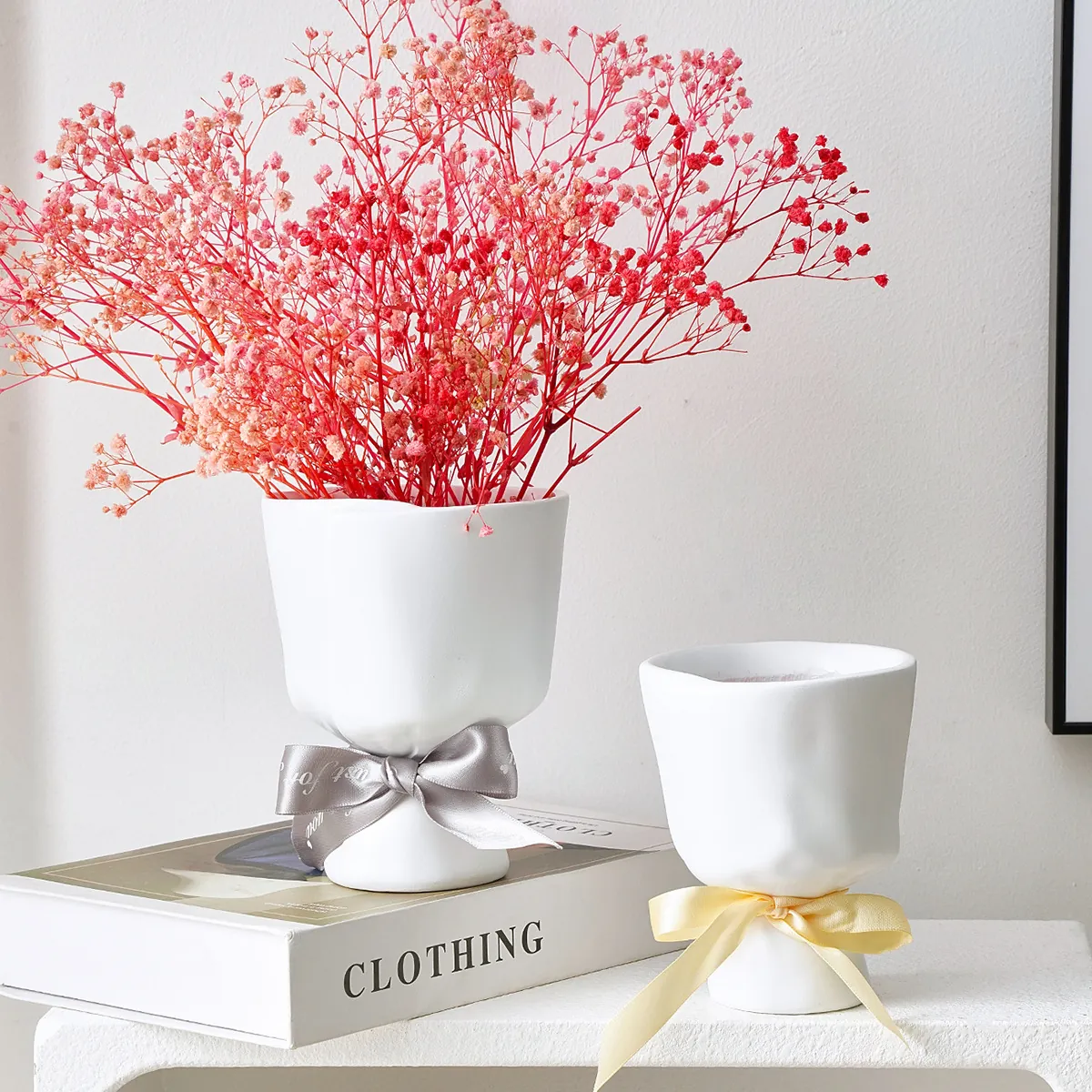 Nordic Hand-Holding Bouquet Resin Vase White Matte Flower Pot With Silk Ribbon For Wedding Table Home Decor Desktop Vase