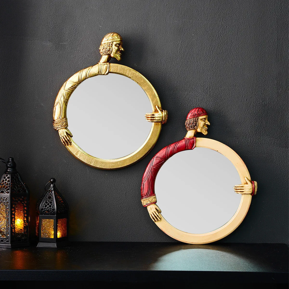 Specchio da Parete Decorativo in Resina Re Classico Europeo Oro Rosso Stile Vintage Specchio a Sospensione per Soggiorno