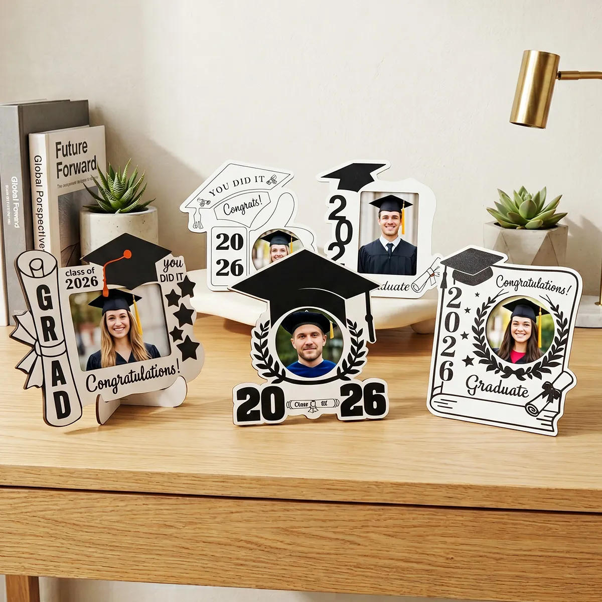 Cornice Foto Creativa in Legno a Forma di Tocco Classe 2026 GRAD Decorazione da Tavolo Regalo per Laurea Cornice in Legno Minimalista