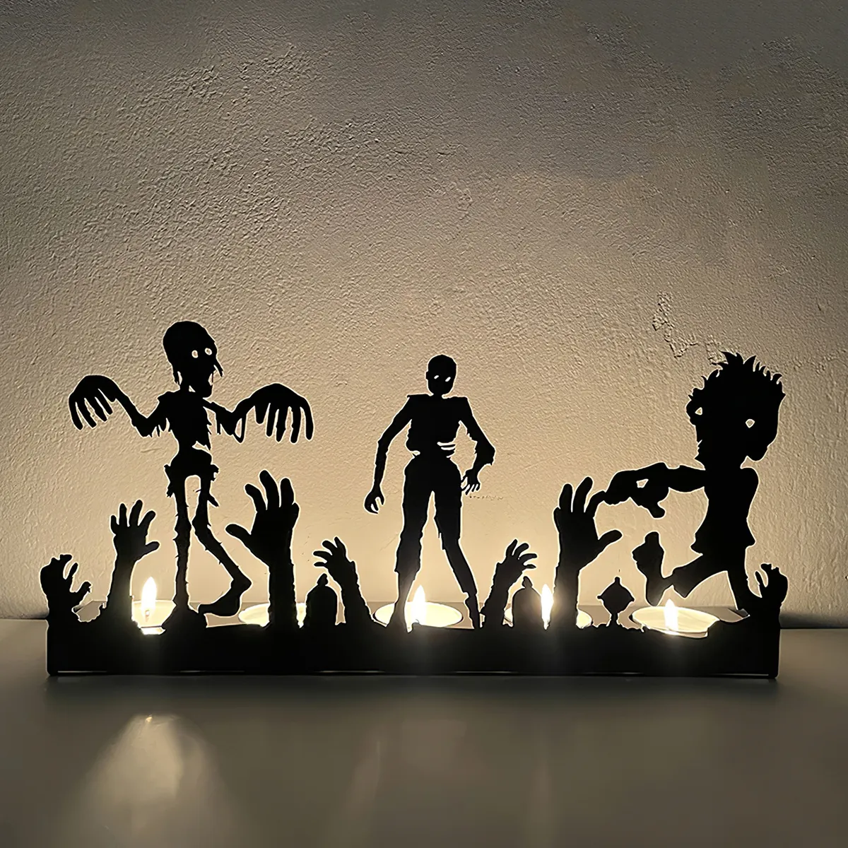 Halloween Iron Hollow Out Candle Holder Black Matt Finish Zombie Pumpkin Design Candlestick Table Ornament Haunted House Party Decoration