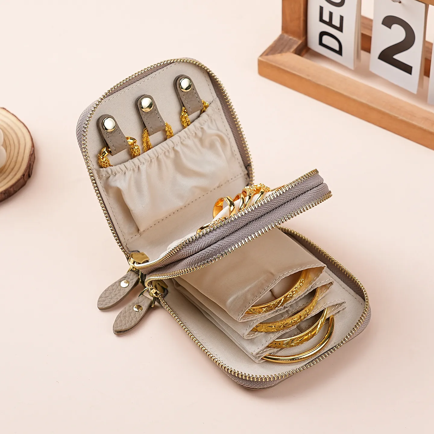 Portable Top Layer Cowhide Jewelry Organizer Box Double Layer Zipper Travel Jewelry Storage Case For Rings Necklaces Bracelets