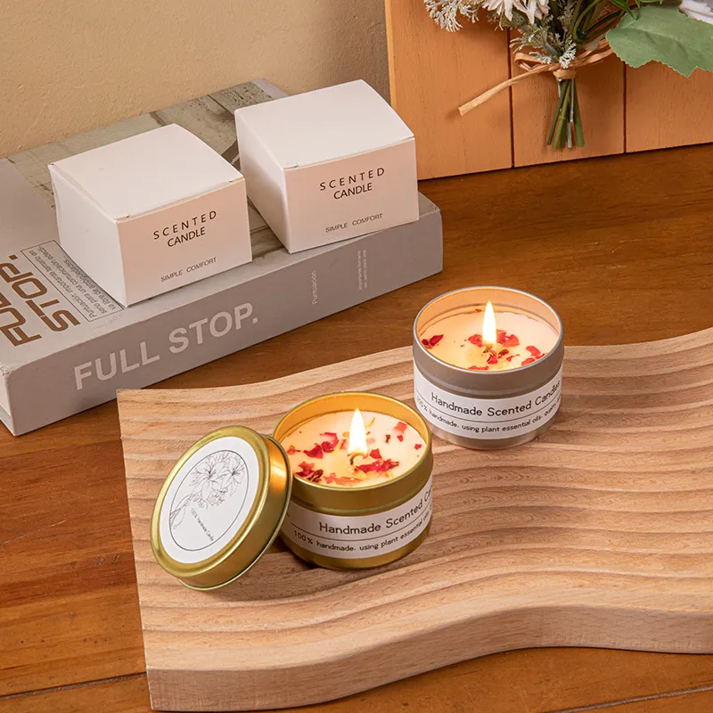 Candela Profumata in Cera di Soia Fatta a Mano Con Fiori Secchi Candela per Aromaterapia In Lattina di Metallo Confezione Regalo Per Matrimonio