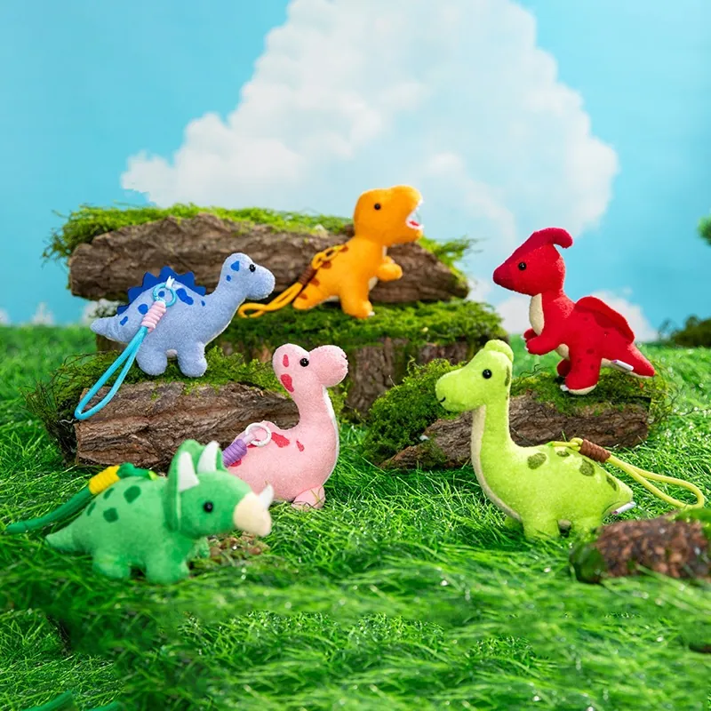 Lindo Colgante de Peluche de Dinosaurio de Dibujos Animados Tiranosaurio Triceratops Suave Animal de Peluche Llavero Decoración de Bolsa Regalo Niños