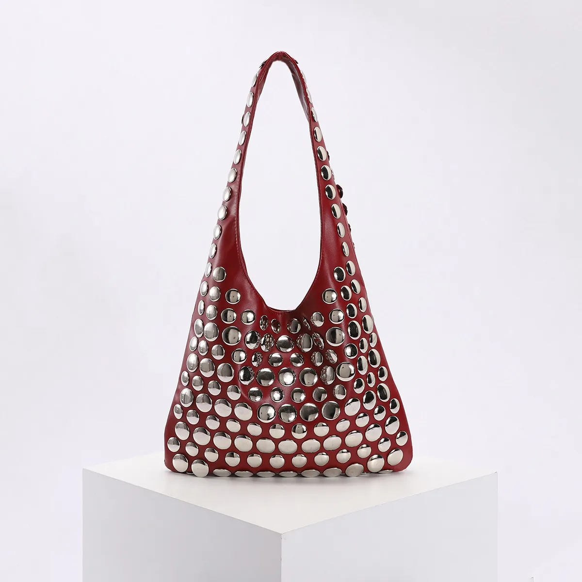 Sac à Épaule Punk à Grands Rivets pour Femmes Cuir PU Cyber Sac Sous le Bras Mode Européenne Y2K Sac à Main Noir Bordeaux