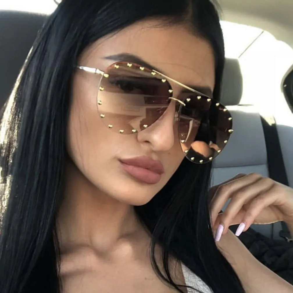 Damen Nieten Aviator Sonnenbrille Übergroße Metallrahmen UV400 Schutz Pilot Mode Sonnenbrille Zum Fahren Outdoor