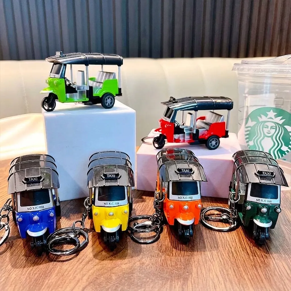 Mini Pull-Back Tuk Tuk Tricycle Model Keychain Retro Taxi Car Key Ring For Men Boys Creative Bag Pendant Souvenir Gift