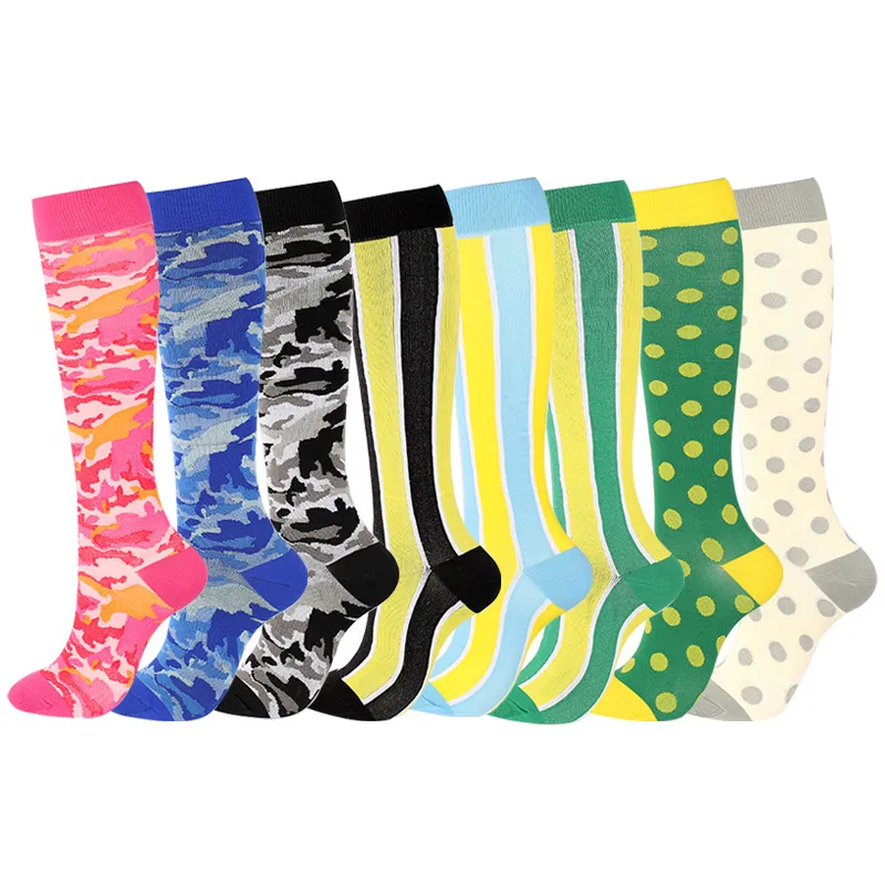 Professionele Sport Compressiekousen Voor Heren Dames Geleidelijke Compressie Kuitkousen Voor Hardlopen Fietsen Fitness Gestreept Camouflage Sporters