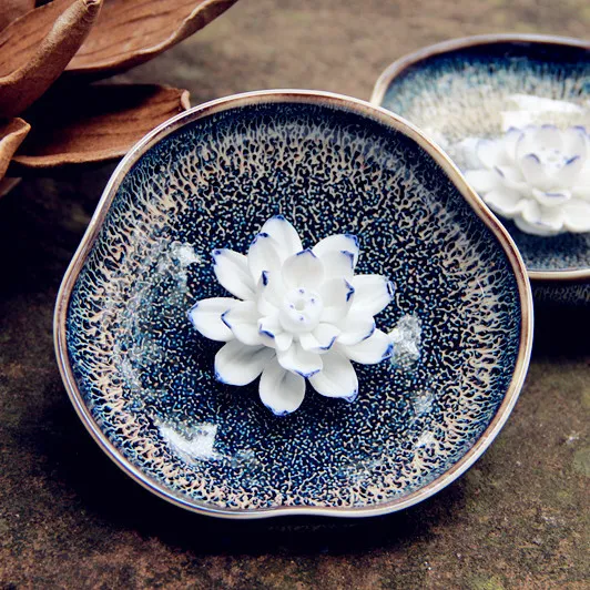 Handcrafted Chinese Ceramic Lotus Incense Burner Holder Kiln Glaze Flower Home Decor Zen Ornament Ash Tray