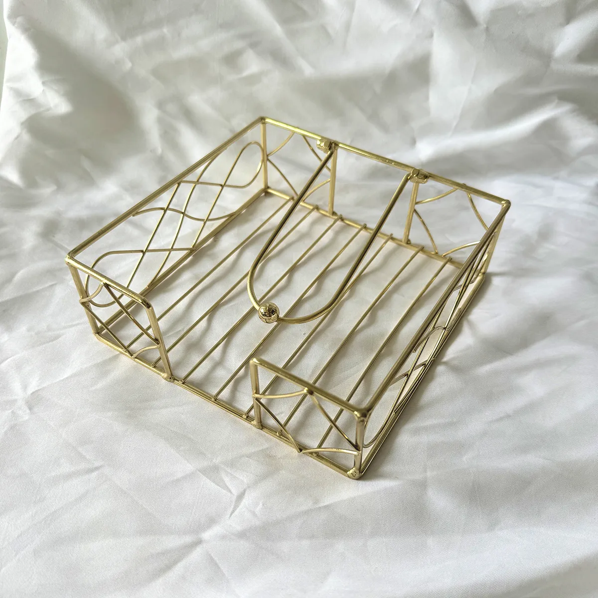 Nordic Style Iron Art Gold Napkin Holder Metal Desktop Tissue Holder Stand For Restaurant Kitchen Table Storage Decor
