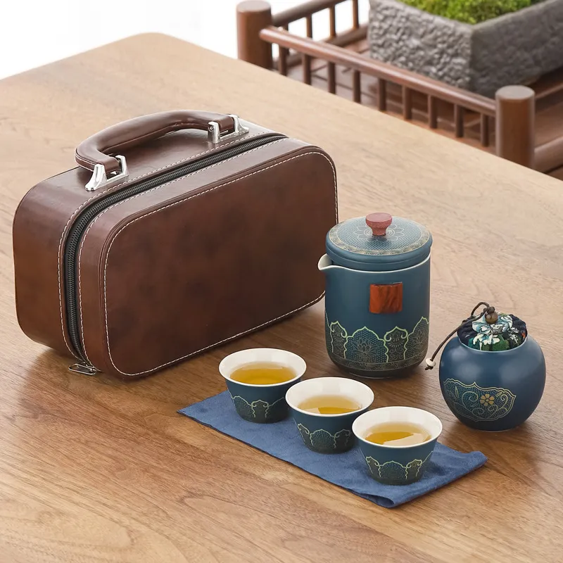 Service à Thé de Voyage en Céramique Kung Fu Portable Avec Étui en Cuir Motif Lotus Vintage Théière Et Tasses Pour Cadeau de Voyage En Extérieur
