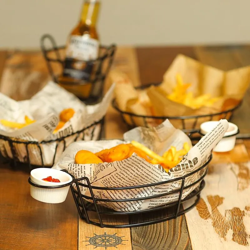 American Style Iron Snack Basket With Ceramic Dipping Sauce Cups Black Oval French Fries Serving Tray Creative Tableware For Fried Chicken Bread Restaurant Home Kitchen