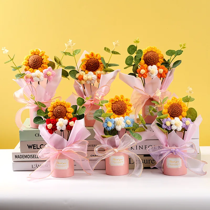 Handgefertigter Gestrickter Garn Sonnenblumen Strauß Mit Rosa Rundem Geschenkkarton Süße Häkel Kunstblume Tischdeko Für Lehrer Mutter Fest Geschenk