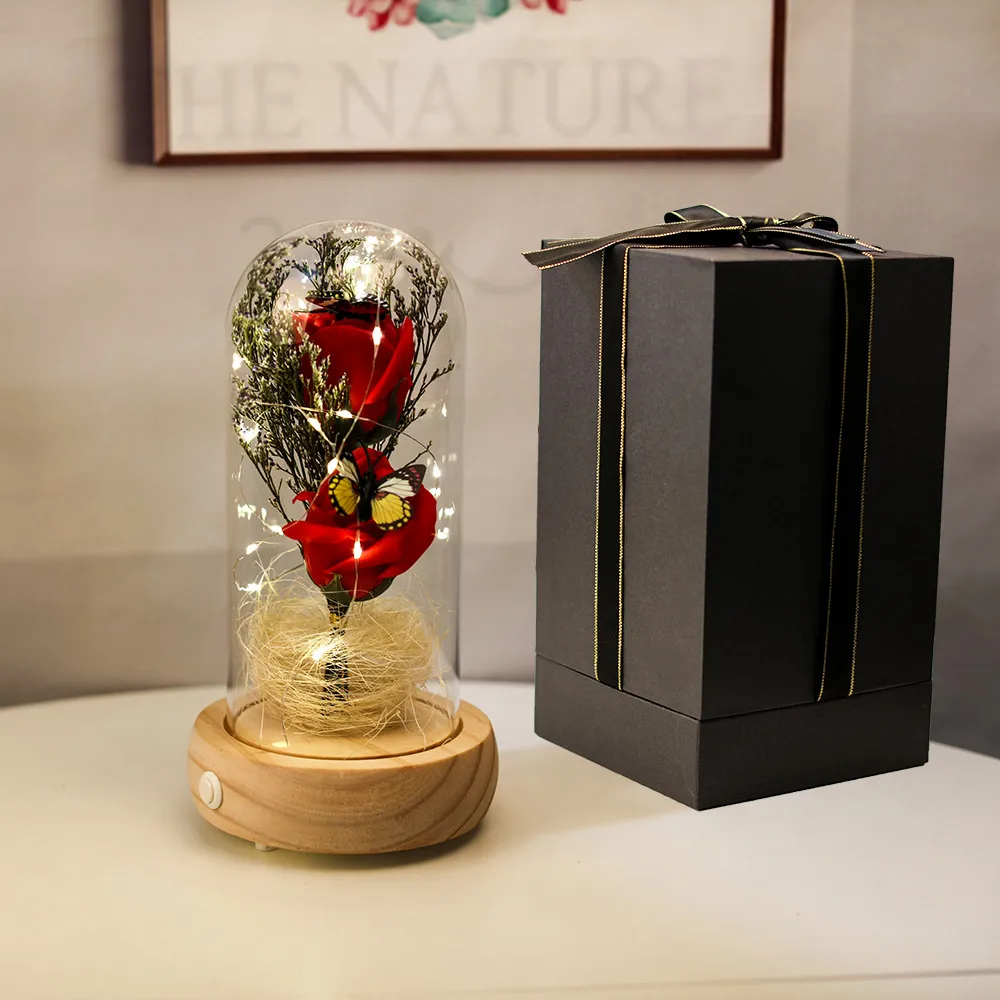 Fleur Rose Éternelle Dans Un Dôme En Verre Avec Lumières LED Boîte À Musique Savon Conservé Fleur Papillon Décor Ornement Cadeau Pour Anniversaire Saint-Valentin Mariage