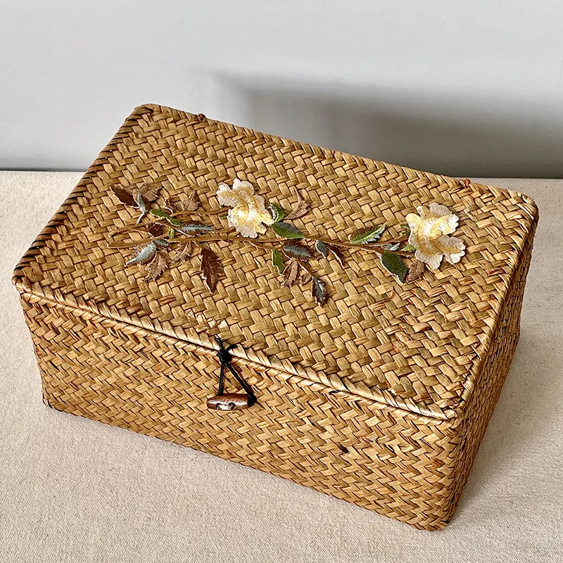 Vintage Hand-Woven Willow Storage Basket With Floral Embroidery And Lid Handmade Gift Box For Cosmetics Sundries Home Organization