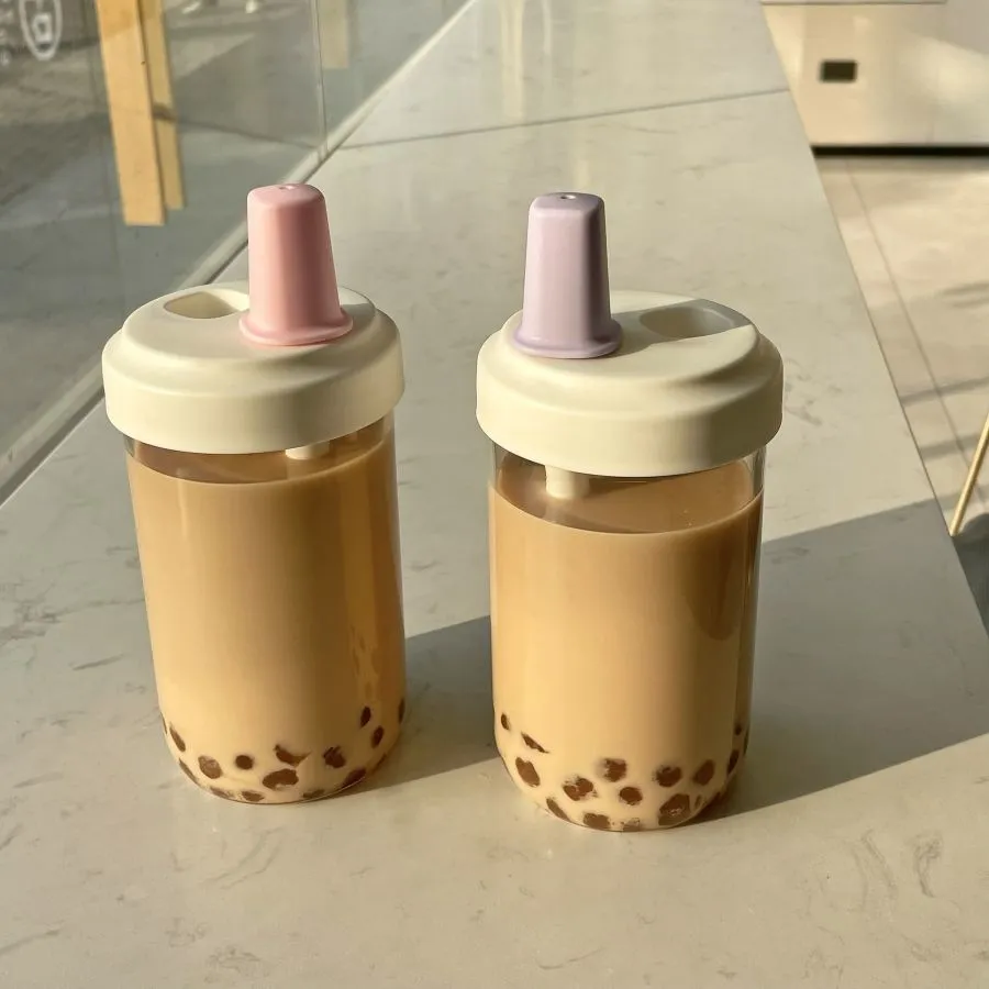 Bicchiere d'Acqua in Plastica Moderno Minimalista Grande Capacità Tumbler Con Cannuccia Portatile Antidrappo Tazza per Ufficio Casa